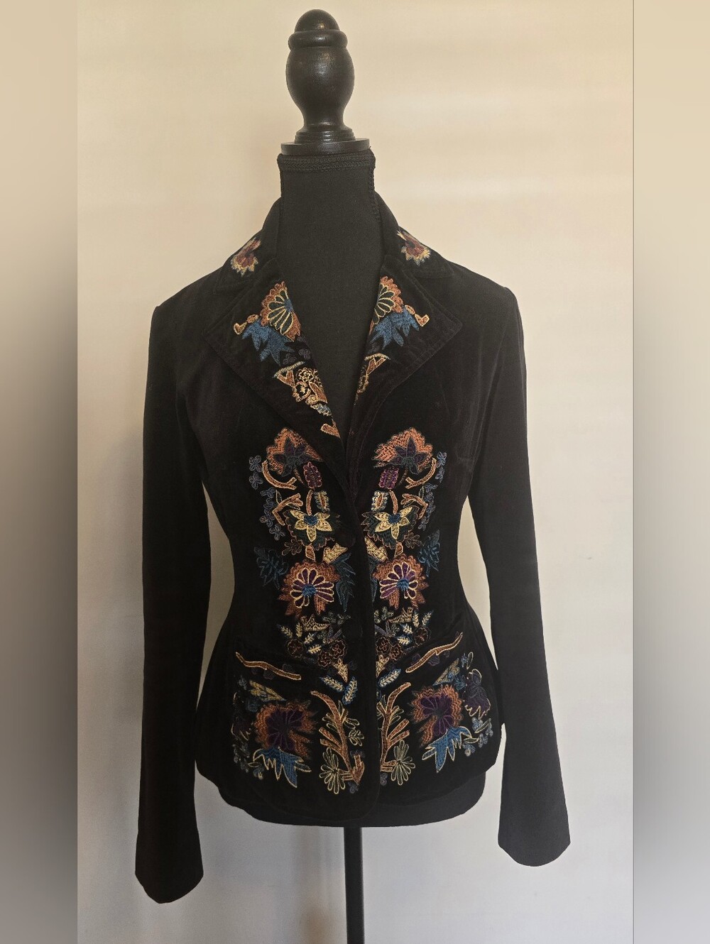 Vintage Le Chateau Embroidered Black Velvet Women's Jacket